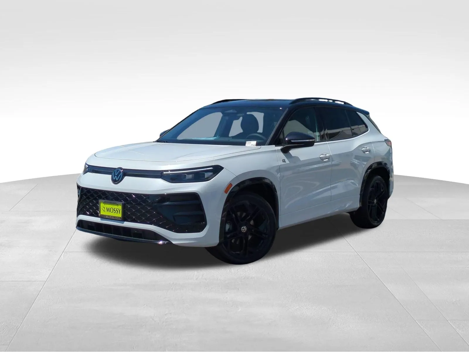 White 2026 Volkswagen Tiguan 2.0T SE R-Line Black for sale in Escondido, CA