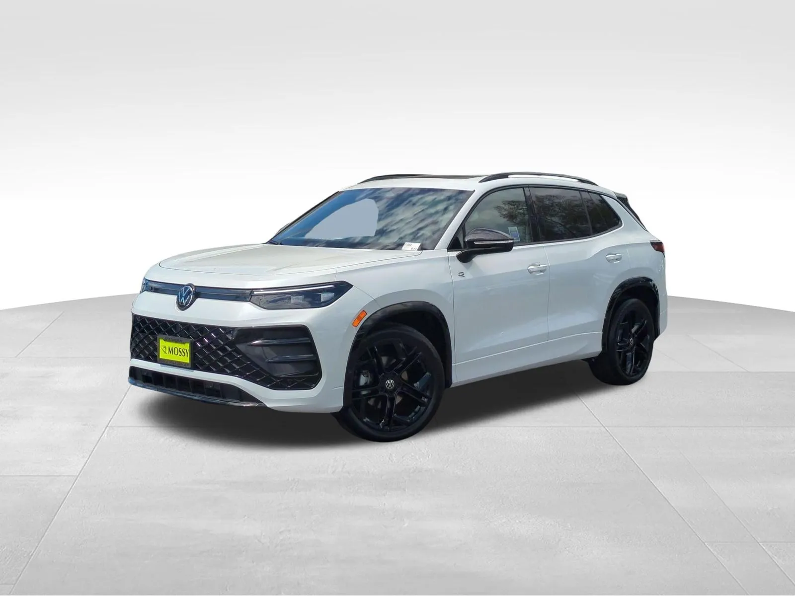 White 2026 Volkswagen Tiguan 2.0T SE R-Line Black for sale in Escondido, CA