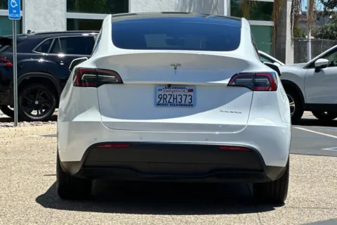 More photos of 2022 Tesla Model Y Long Range at Mossy Volkswagen, CA