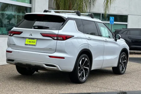 More photos of 2022 Mitsubishi Outlander SEL at Mossy Volkswagen, CA