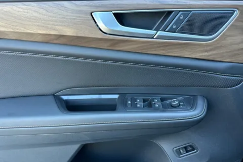 More photos of 2026 Volkswagen Atlas 2.0T SE w/Technology at Mossy Volkswagen, CA