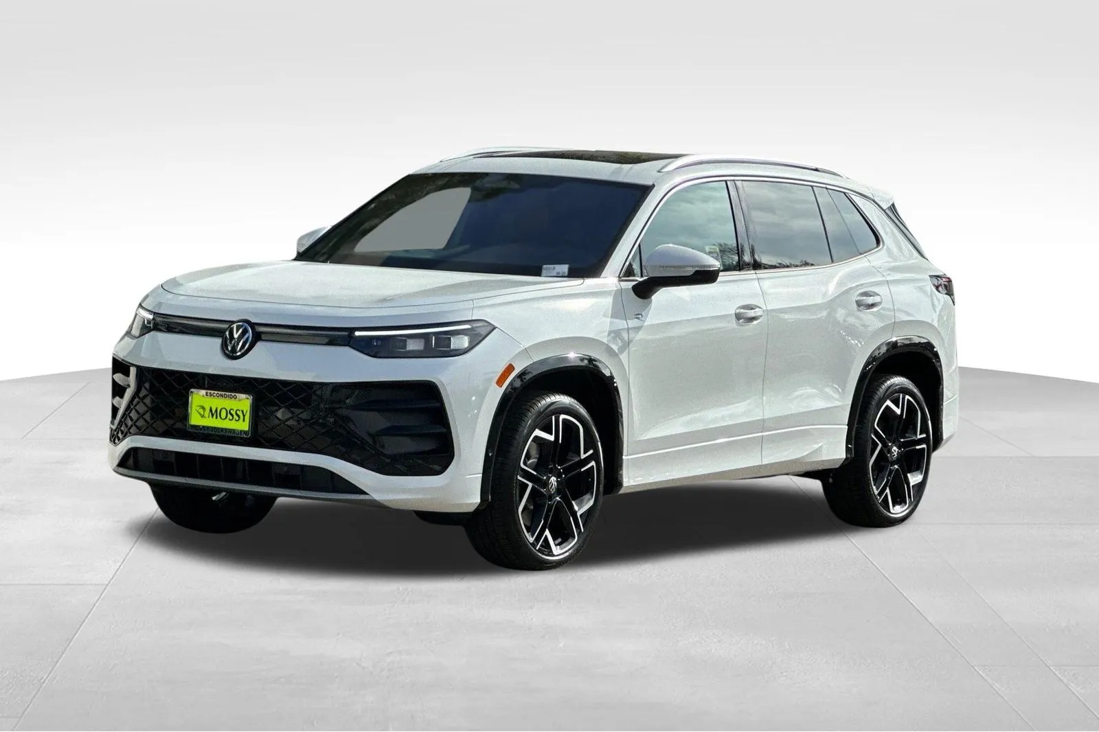White 2025 Volkswagen Tiguan 2.0T SEL R-Line for sale in Escondido, CA
