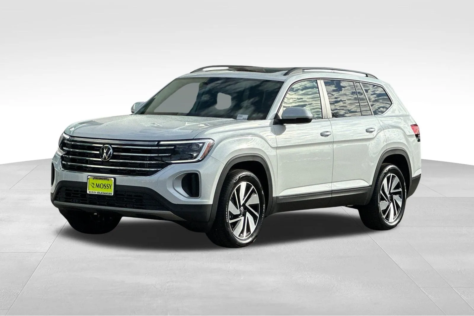 White 2026 Volkswagen Atlas 2.0T SE w/Technology for sale in Escondido, CA