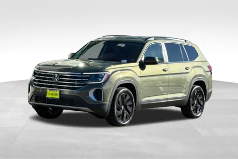 Green 2026 Volkswagen Atlas 2.0T SE w/Technology for sale in Escondido, CA