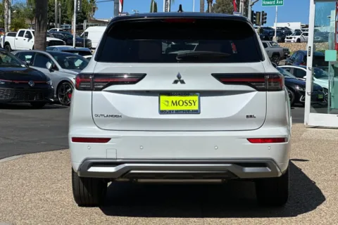 More photos of 2025 Mitsubishi Outlander SEL at Mossy Mitsubishi, CA