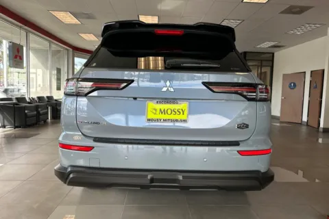 More photos of 2026 Mitsubishi Outlander SE at Mossy Mitsubishi, CA