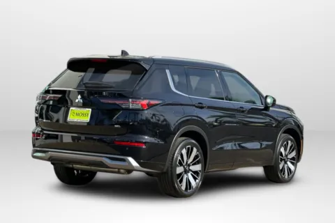 More photos of 2026 Mitsubishi Outlander SEL at Mossy Mitsubishi, CA