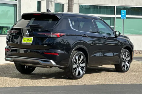 More photos of 2026 Mitsubishi Outlander SEL at Mossy Mitsubishi, CA