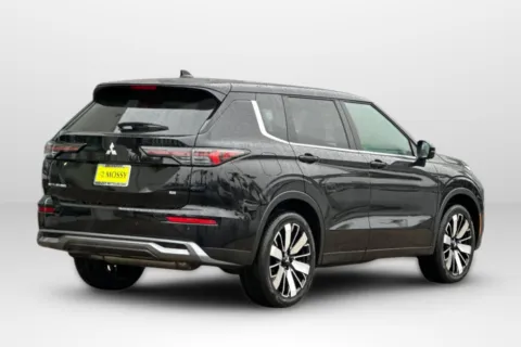 More photos of 2026 Mitsubishi Outlander SE at Mossy Mitsubishi, CA