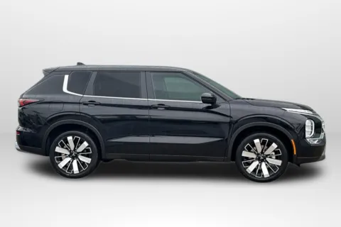 Another view of 2026 Mitsubishi Outlander SE for sale in Escondido, CA at Mossy Mitsubishi