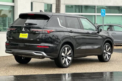 More photos of 2026 Mitsubishi Outlander SE at Mossy Mitsubishi, CA