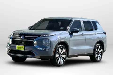 Gray 2026 Mitsubishi Outlander SE for sale in Escondido, CA