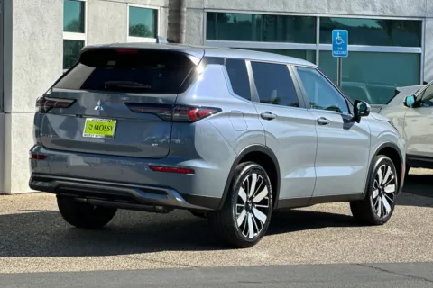 More photos of 2026 Mitsubishi Outlander SE at Mossy Mitsubishi, CA