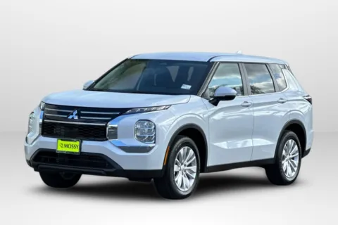 White 2026 Mitsubishi Outlander ES for sale in Escondido, CA