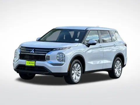 White 2026 Mitsubishi Outlander ES for sale in Escondido, CA