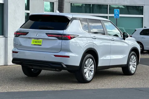 More photos of 2026 Mitsubishi Outlander ES at Mossy Mitsubishi, CA