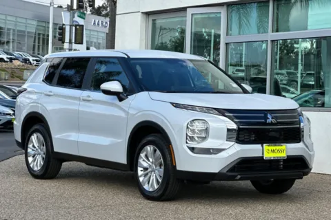 Photos of 2026 Mitsubishi Outlander ES for sale in Escondido, CA at Mossy Mitsubishi