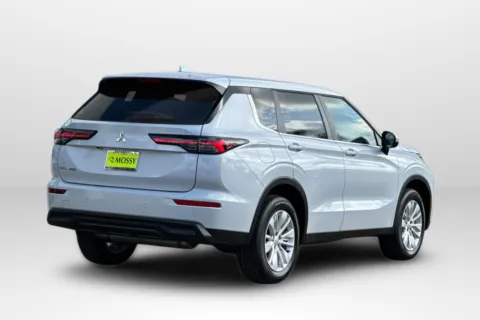 More photos of 2026 Mitsubishi Outlander ES at Mossy Mitsubishi, CA