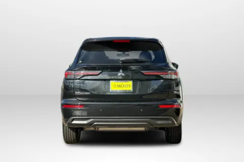 More photos of 2026 Mitsubishi Outlander ES at Mossy Mitsubishi, CA