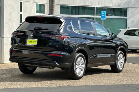 More photos of 2026 Mitsubishi Outlander ES at Mossy Mitsubishi, CA