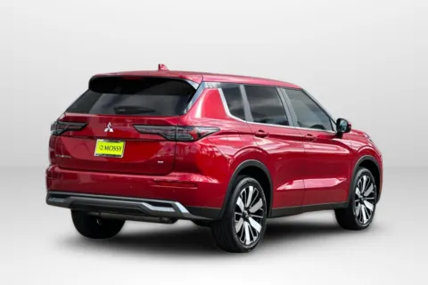 More photos of 2026 Mitsubishi Outlander SE at Mossy Mitsubishi, CA