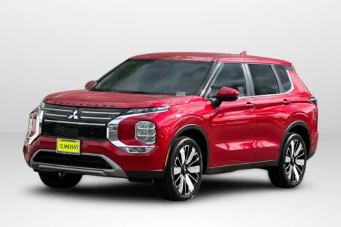 Red 2026 Mitsubishi Outlander SE for sale in Escondido, CA