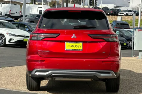 More photos of 2026 Mitsubishi Outlander SE at Mossy Mitsubishi, CA