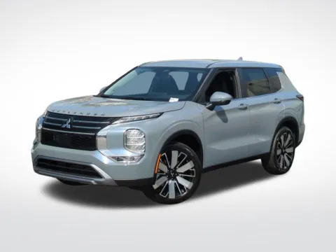 Gray 2026 Mitsubishi Outlander SE for sale in Escondido, CA