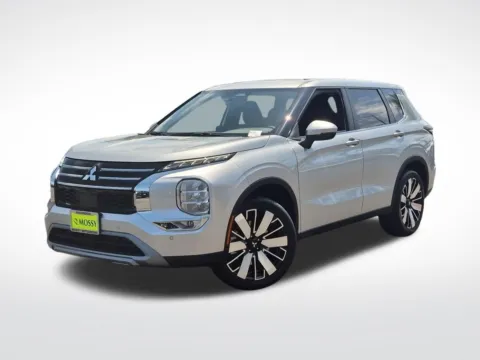 Silver 2026 Mitsubishi Outlander SE for sale in Escondido, CA