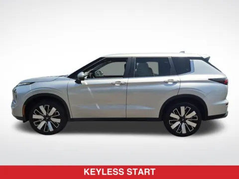 More photos of 2026 Mitsubishi Outlander SE at Mossy Mitsubishi, CA