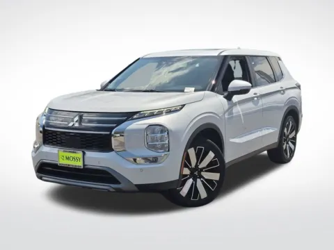 White 2026 Mitsubishi Outlander SE for sale in Escondido, CA