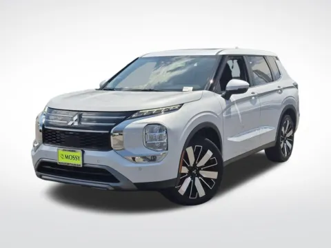 White 2026 Mitsubishi Outlander SE for sale in Escondido, CA