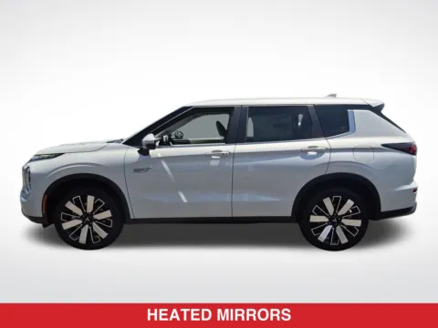 More photos of 2026 Mitsubishi Outlander PHEV SE at Mossy Mitsubishi, CA