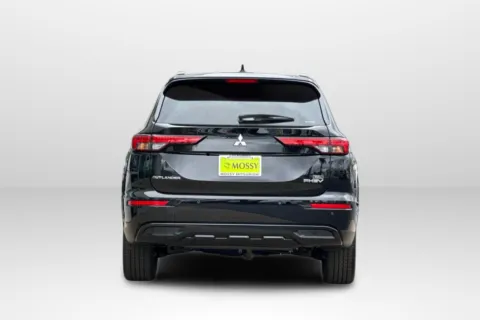 More photos of 2025 Mitsubishi Outlander PHEV SEL at Mossy Mitsubishi, CA