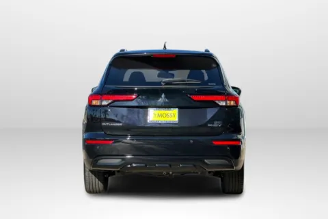 More photos of 2025 Mitsubishi Outlander PHEV SEL at Mossy Mitsubishi, CA