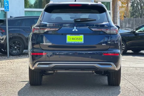 More photos of 2025 Mitsubishi Outlander SEL at Mossy Mitsubishi, CA