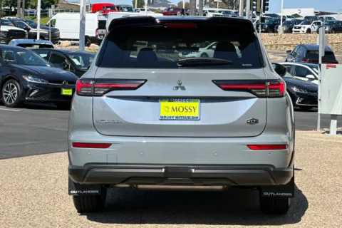 More photos of 2025 Mitsubishi Outlander SE at Mossy Mitsubishi, CA