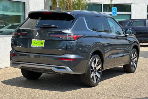 More photos of 2025 Mitsubishi Outlander SEL at Mossy Mitsubishi, CA