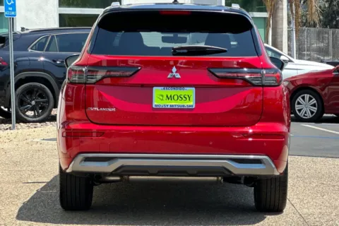 More photos of 2025 Mitsubishi Outlander SEL at Mossy Mitsubishi, CA