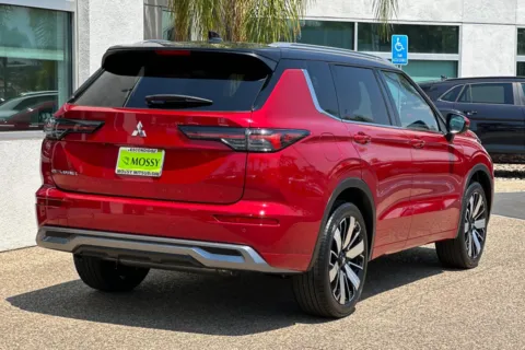 More photos of 2025 Mitsubishi Outlander SEL at Mossy Mitsubishi, CA