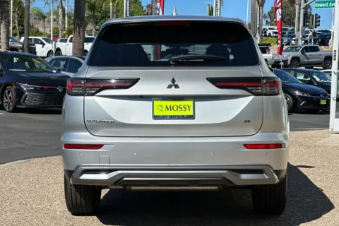More photos of 2025 Mitsubishi Outlander SE at Mossy Mitsubishi, CA