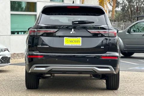 More photos of 2025 Mitsubishi Outlander SE at Mossy Mitsubishi, CA