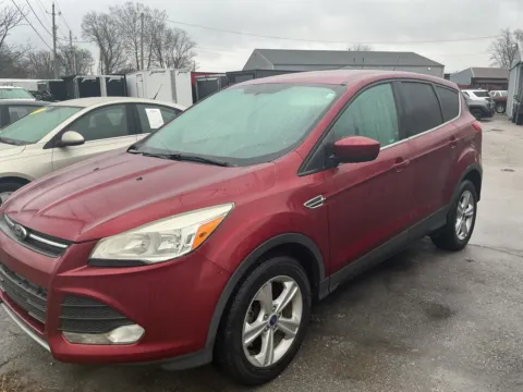 Red 2014 FORD ESCAPE SE for sale in Camby, IN