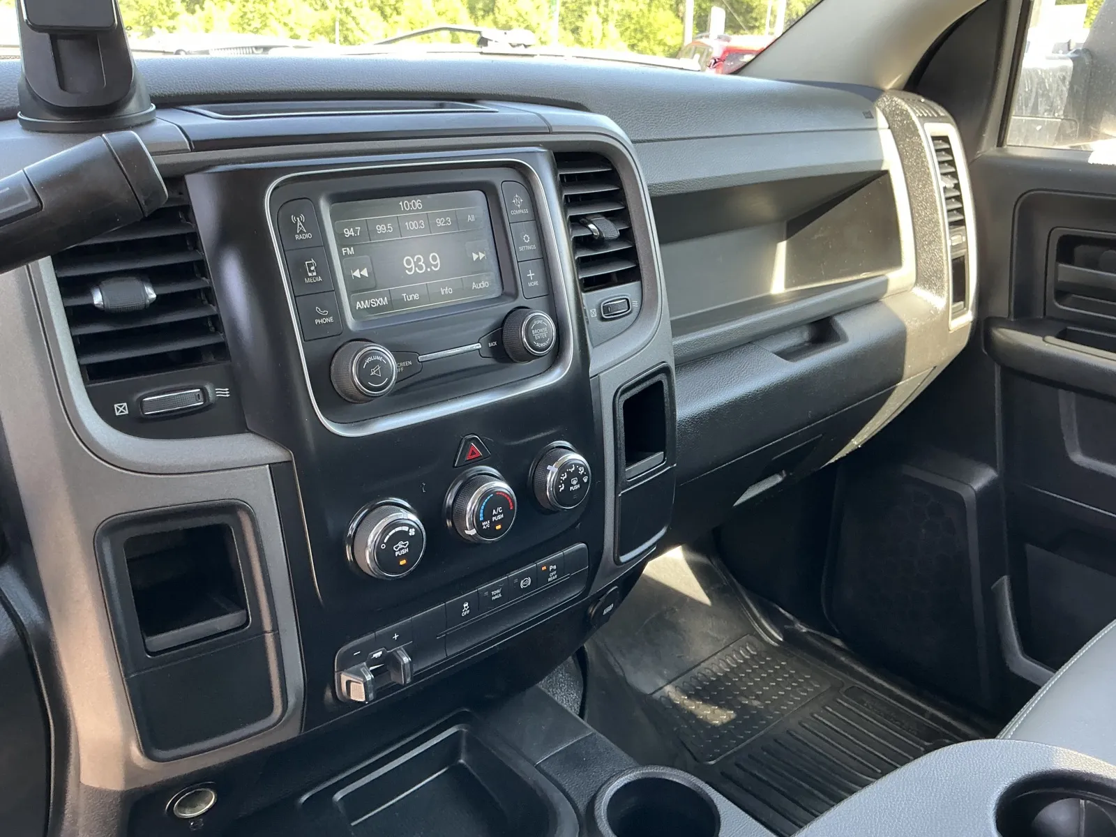2016 RAM Ram 2500 Pickup Tradesman - Photo 28