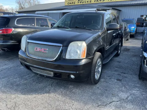 Black 2012 GMC YUKON DENALI for sale in Camby, IN
