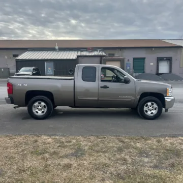 Another view of 2013 CHEVROLET SILVERADO 1500 LT for sale in Camby, IN at Mr. Care Auto
