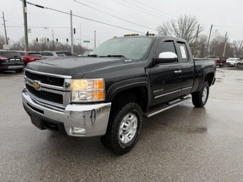 Photos of 2010 CHEVROLET SILVERADO 2500 HEAVY DUTY LT for sale in Camby, IN at Mr. Care Auto