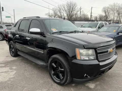 Black 2010 CHEVROLET AVALANCHE LTZ for sale in Camby, IN