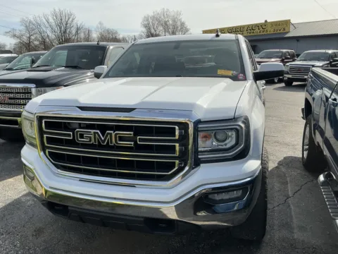 White 2017 GMC SIERRA 1500 SLE for sale in Camby, IN