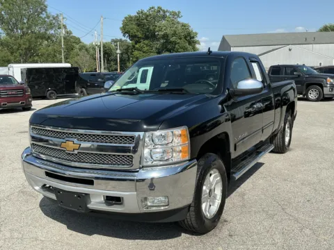 More photos of 2013 CHEVROLET SILVERADO 1500 LT at Mr. Care Auto, IN